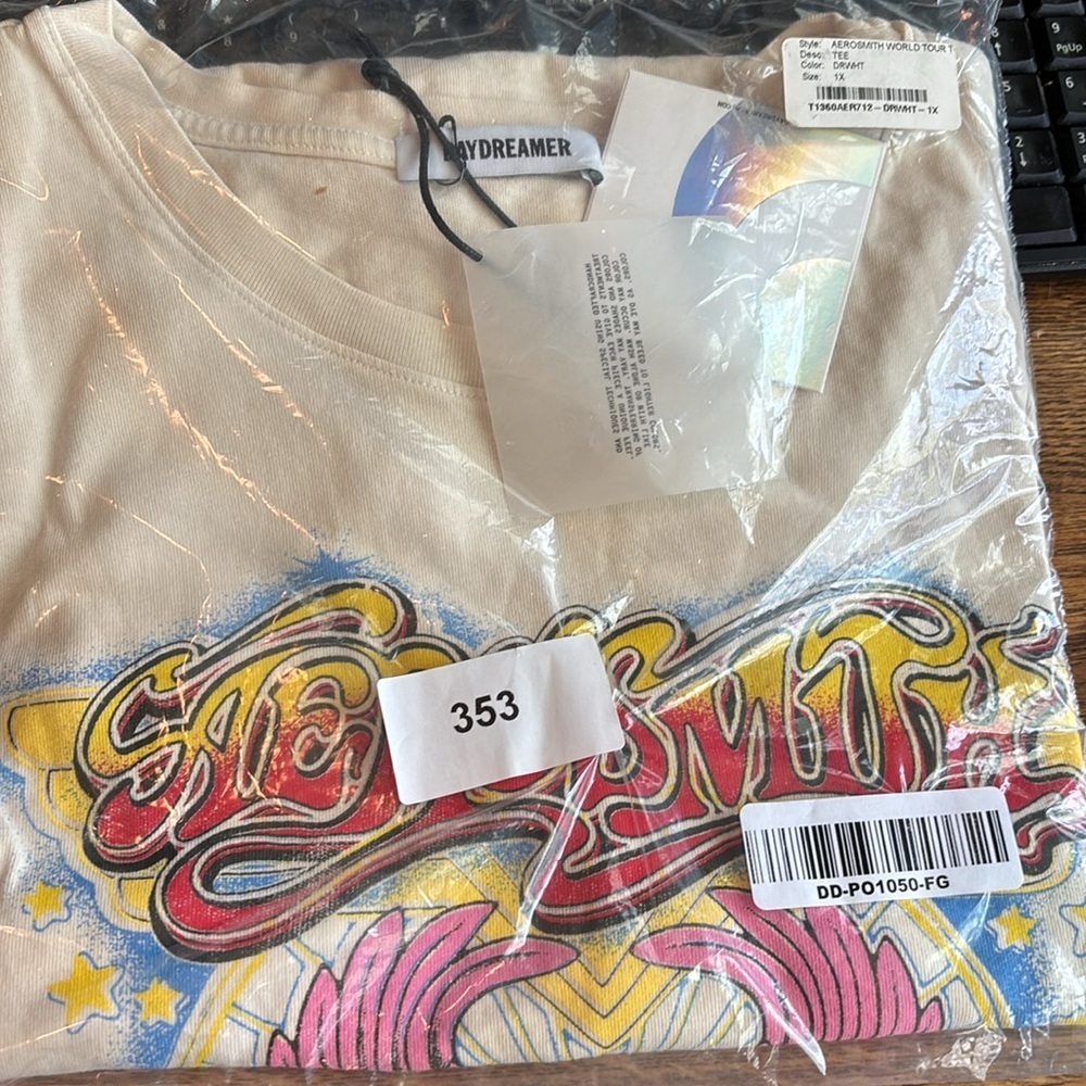 NEW DAYDREAMER aerosmith world tour tour tee in dirty white Size 1X - Picture 4 of 7